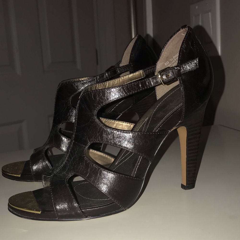 TAHARI SHASTA BROWN OPEN TOE HEEL SZ 8 Med